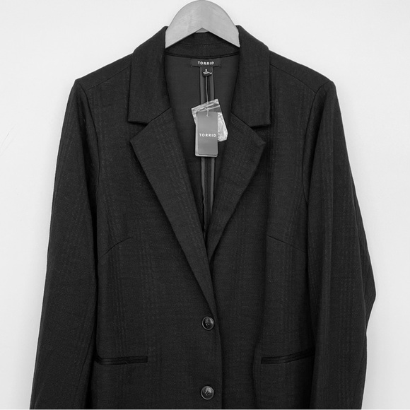 Torrid Long Line Blazer Studio Luxe knit Fabric Long Sleeve Stretch Black Lined - Picture 2 of 7